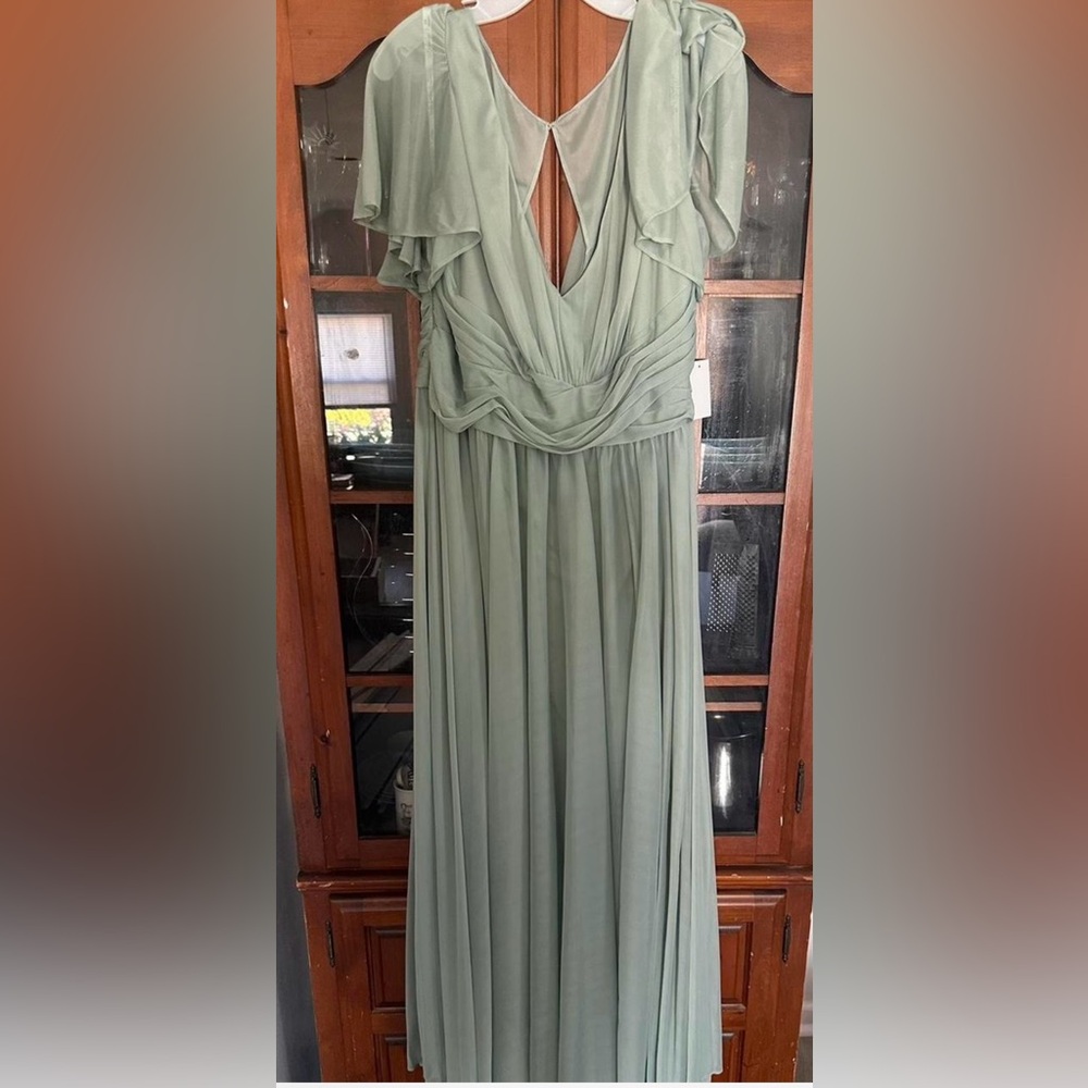 Sage green David’s bridal dress